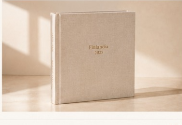 Álbum 'Finlandia 2025' sobre travertino